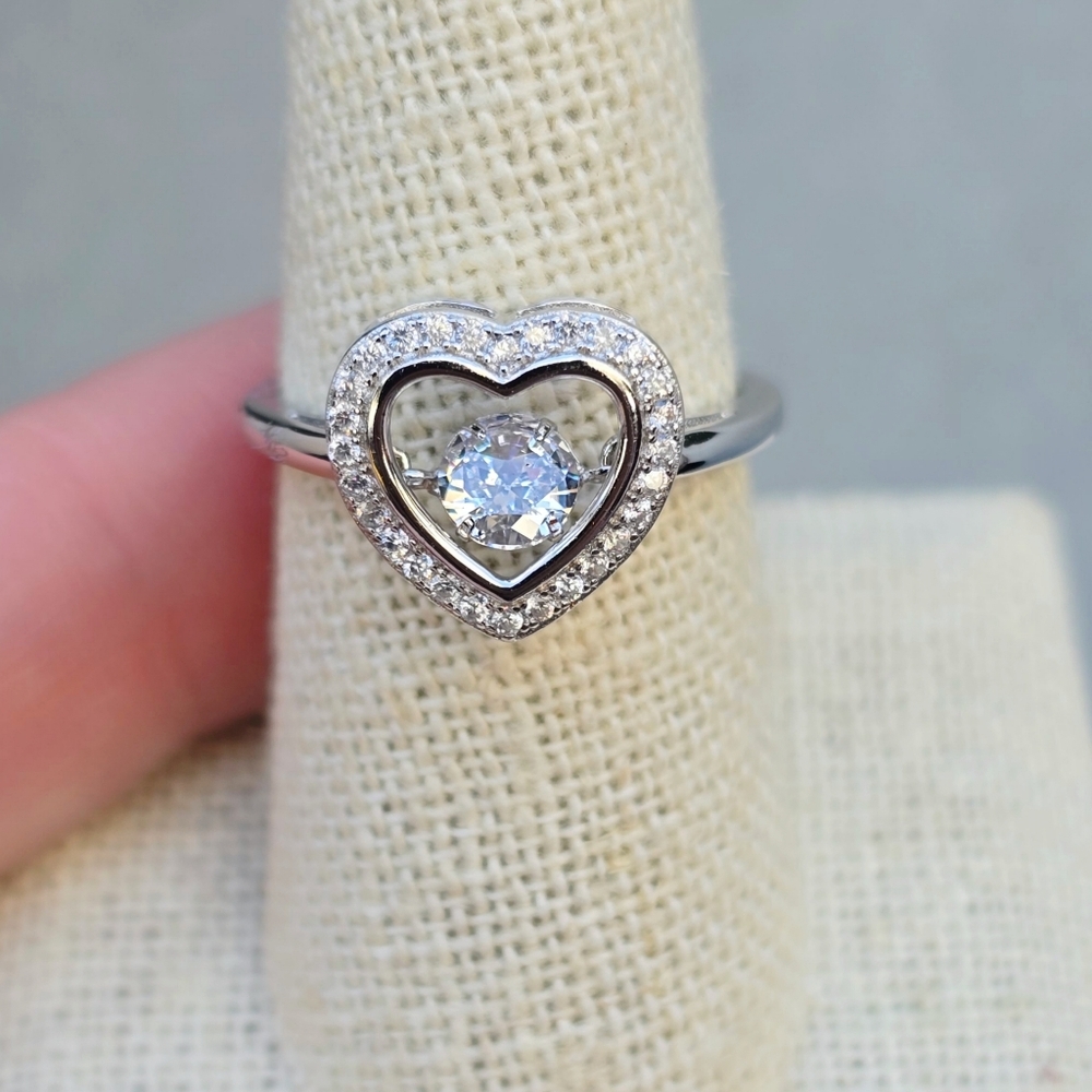 White Sapphire ✦ Heart‑Shaped Dancing Ring ✦ Sterling Silver Sparkling Size 7
